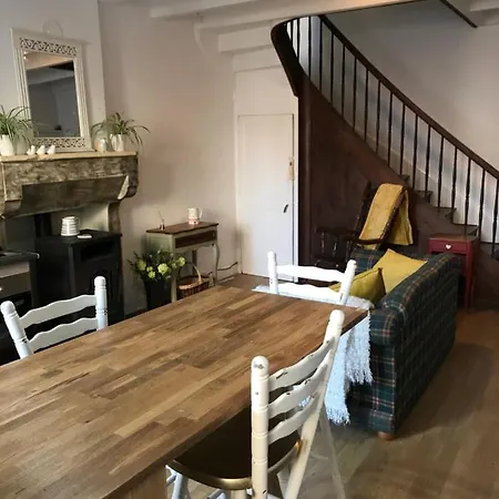 - - Sleeps 2 - Parking Montembœuf