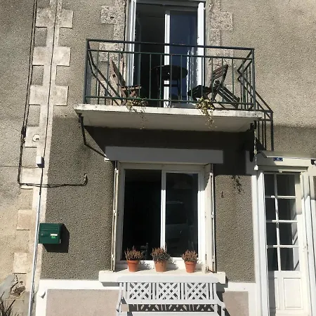 بيت للعطل - - Sleeps 2 - Parking Montembœuf