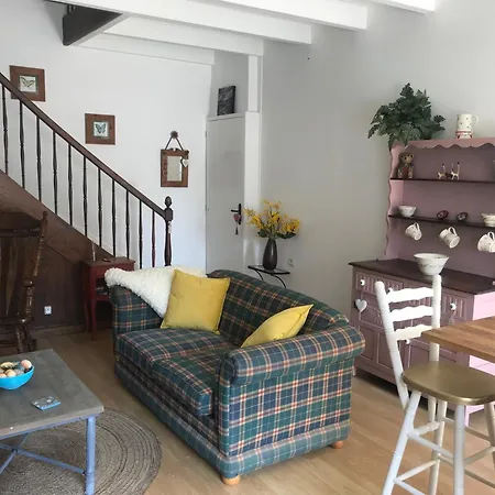 بيت للعطل - - Sleeps 2 - Parking Montembœuf