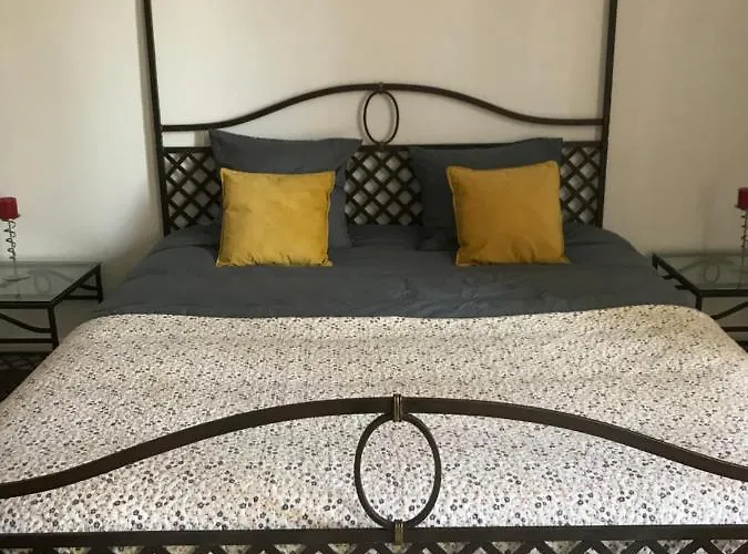 Сasa de vacaciones - - Sleeps 2 - Parking Montembœuf