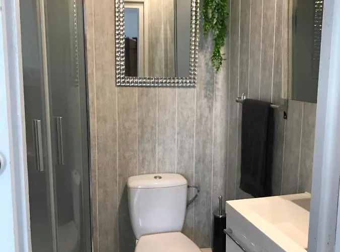 - - Sleeps 2 - Parking Montembœuf