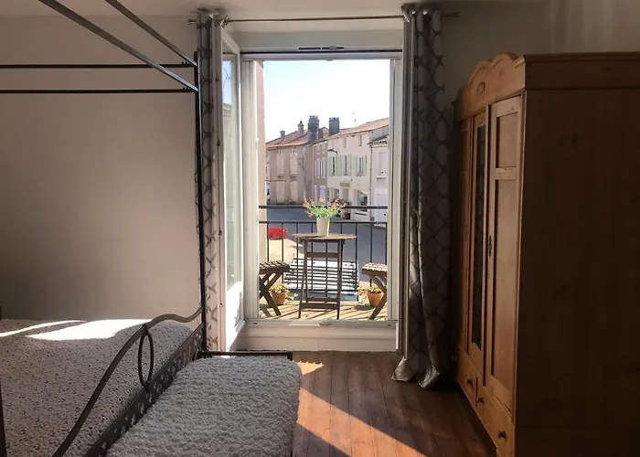 - - Sleeps 2 - Parking *