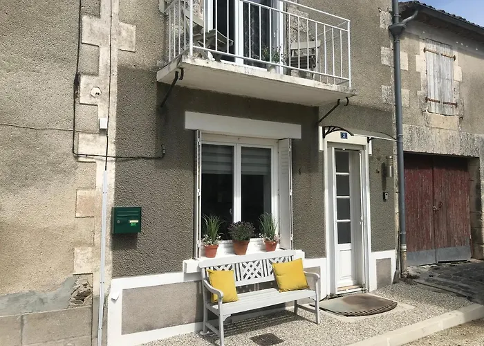 - - Sleeps 2 - Parking * Montembœuf