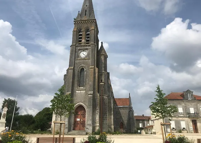 - - Sleeps 2 - Parking Montembœuf